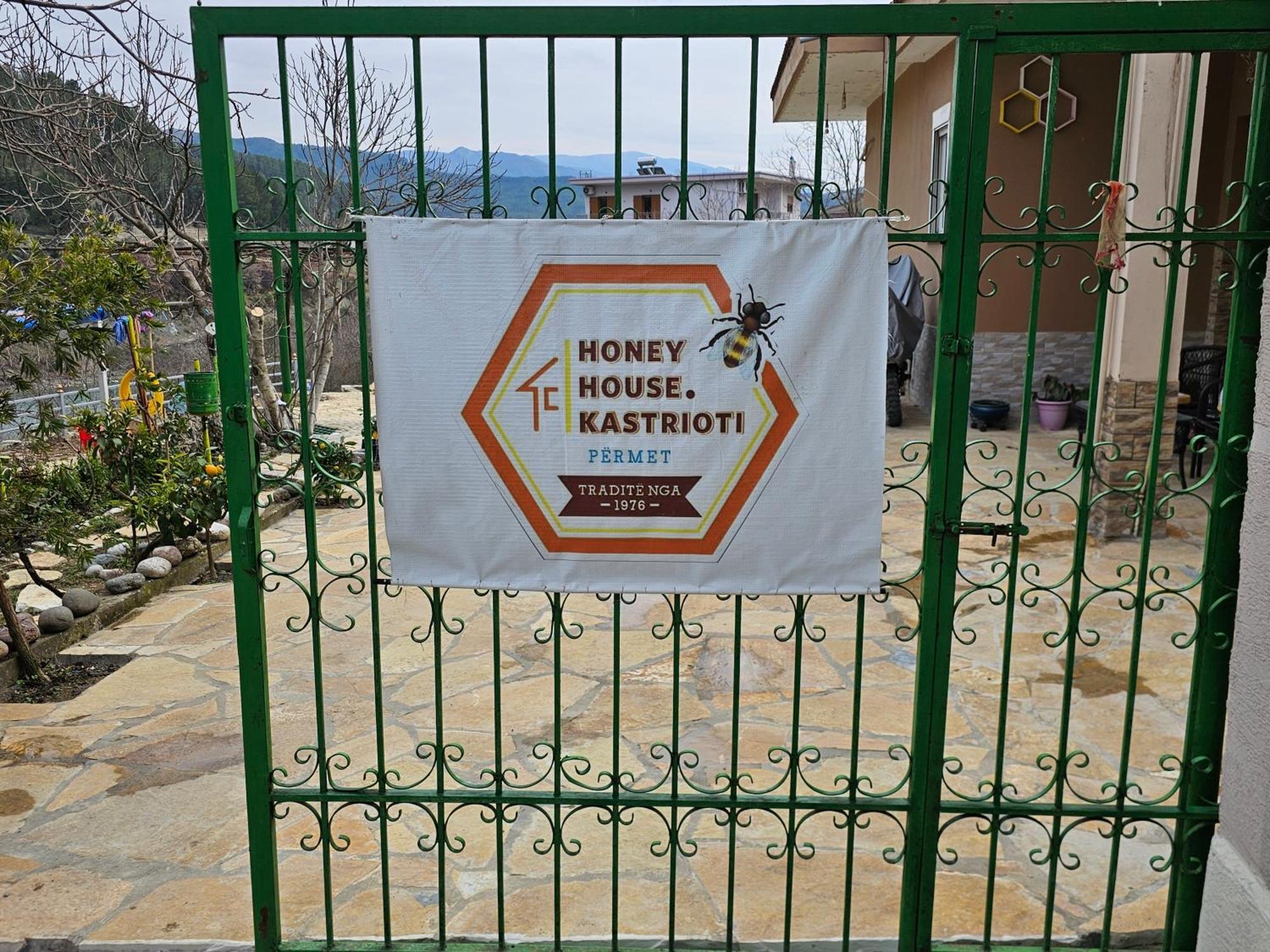 Honey-House “Kastrioti” Apartment Permet Exterior photo